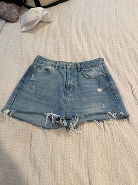 Zara Woman Z1975 High Rise Distressed Denim Cutoff Shorts Size US 6 (44)